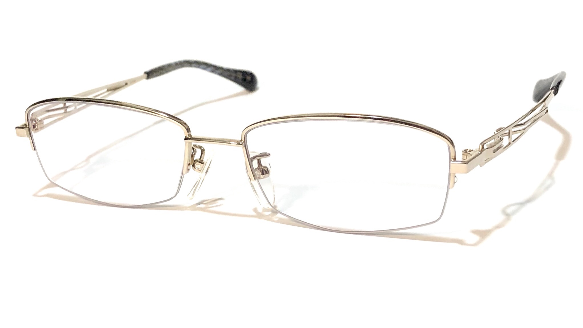 １８金、１４金のメガネ | 香川県高松市のメガネ専門店トリプル
